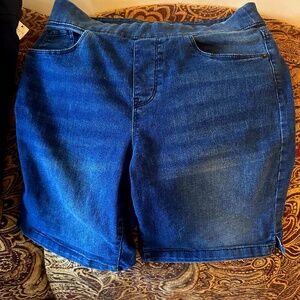 Ladies New Dnky elastic waist shorts small